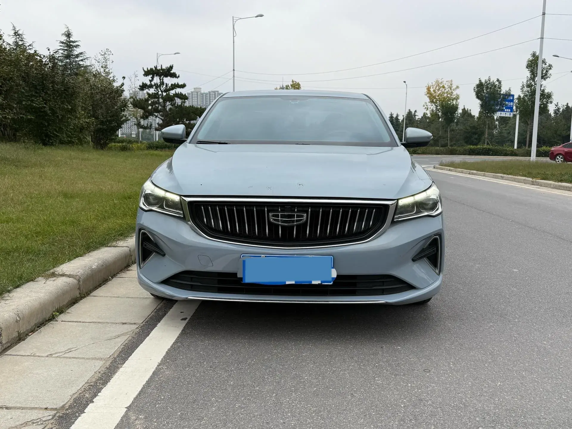 2022 GEELY EMGRAND thumbnail 2