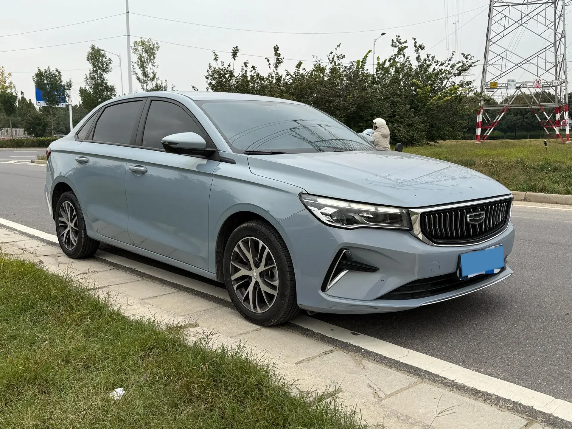2022 GEELY EMGRAND thumbnail 3