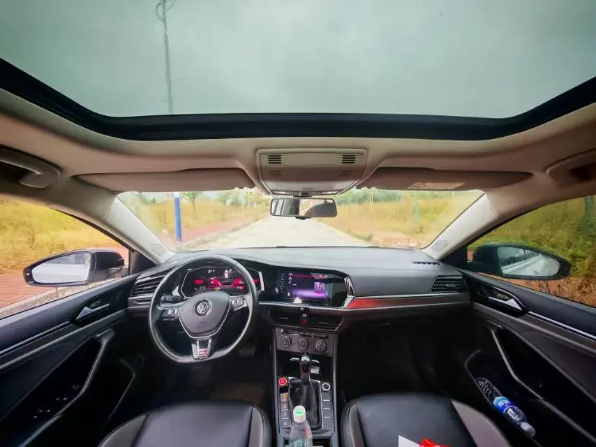 2020 VOLKSWAGEN SAGITAR thumbnail 4