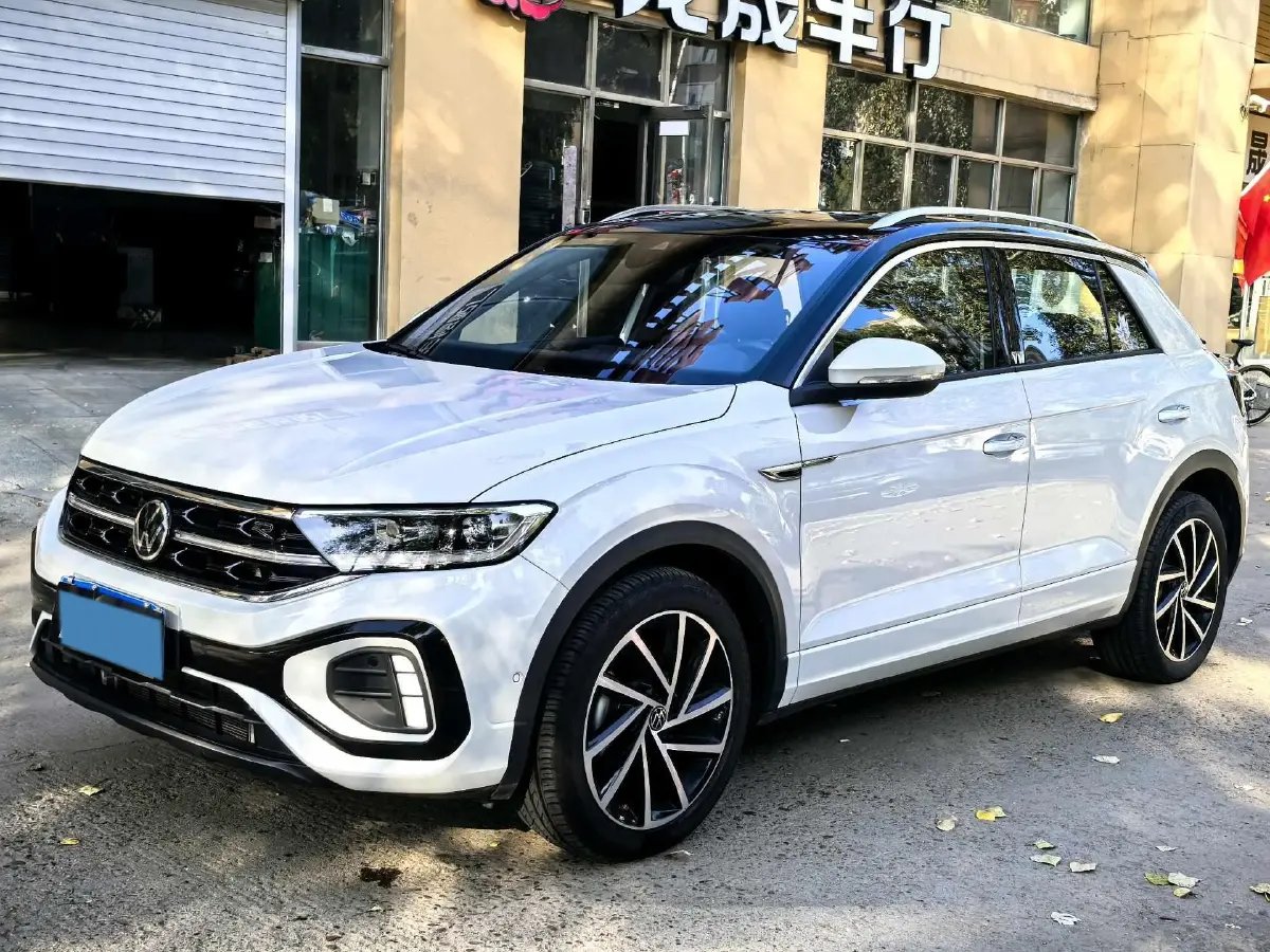 2023 Volkswagen T-Roc 1.5T 160HP L4 7DCT