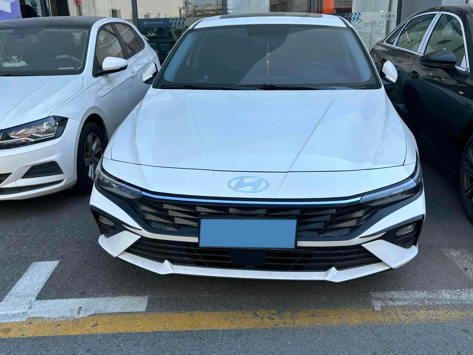 2023 HYUNDAI ELANTRA thumbnail 2