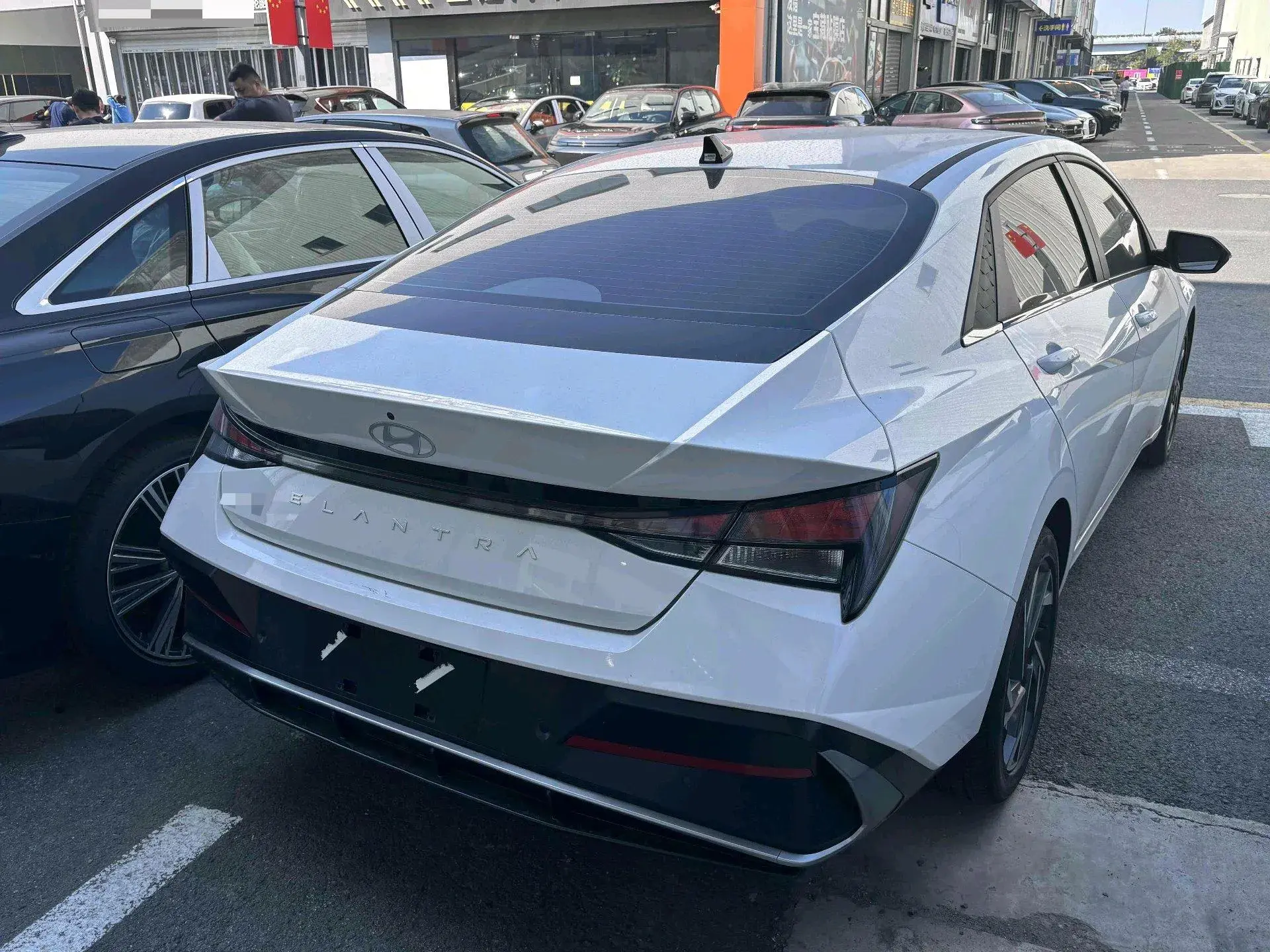 2023 HYUNDAI ELANTRA thumbnail 4