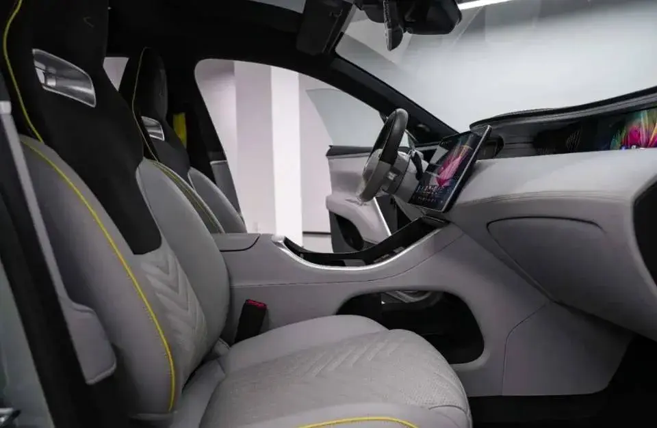 2023 AVATR 11 thumbnail 3