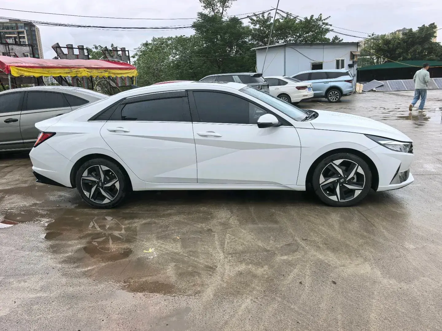 2022 HYUNDAI ELANTRA thumbnail 4