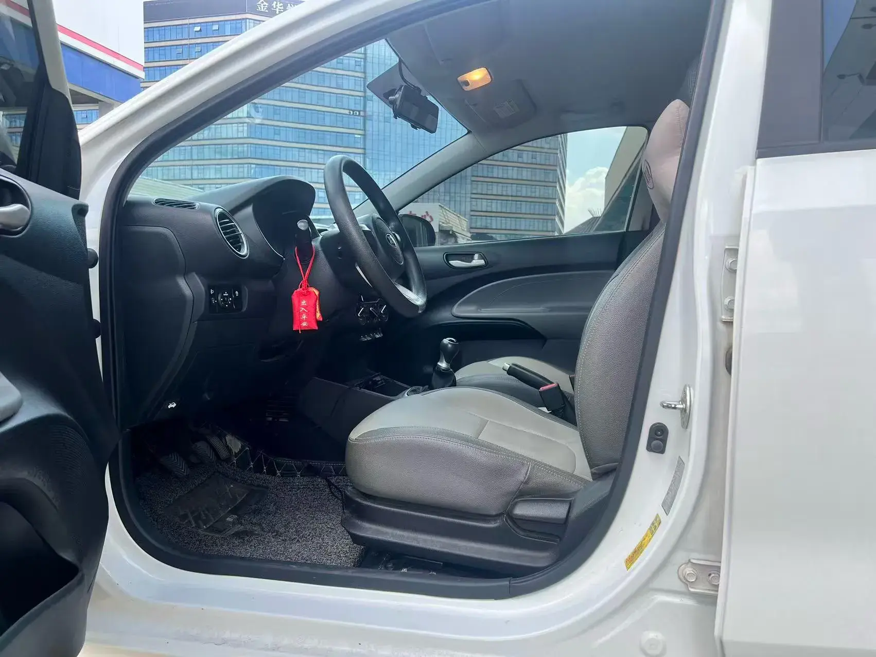 2017 KIA PEGAS thumbnail 3