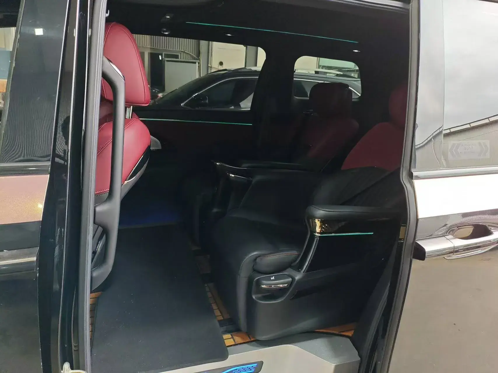 2021 GAC TRUMPCHI thumbnail 3