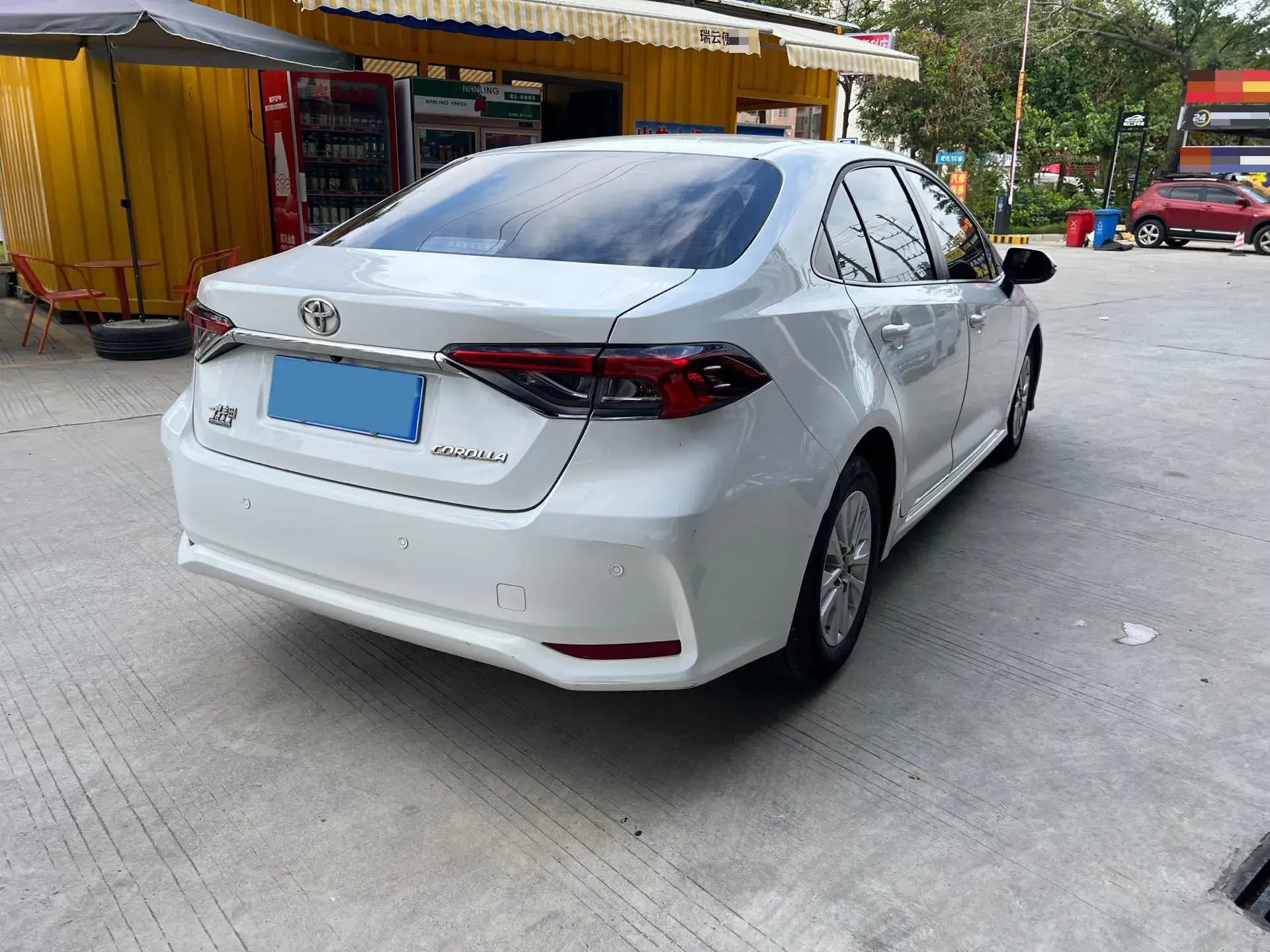 2021 TOYOTA COROLLA thumbnail 4