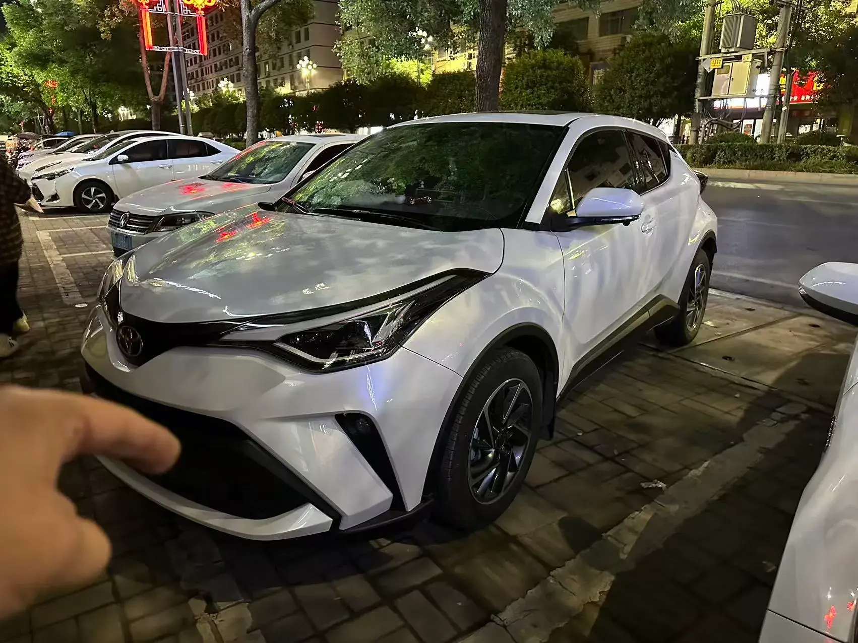 2023 TOYOTA C-HR view 1