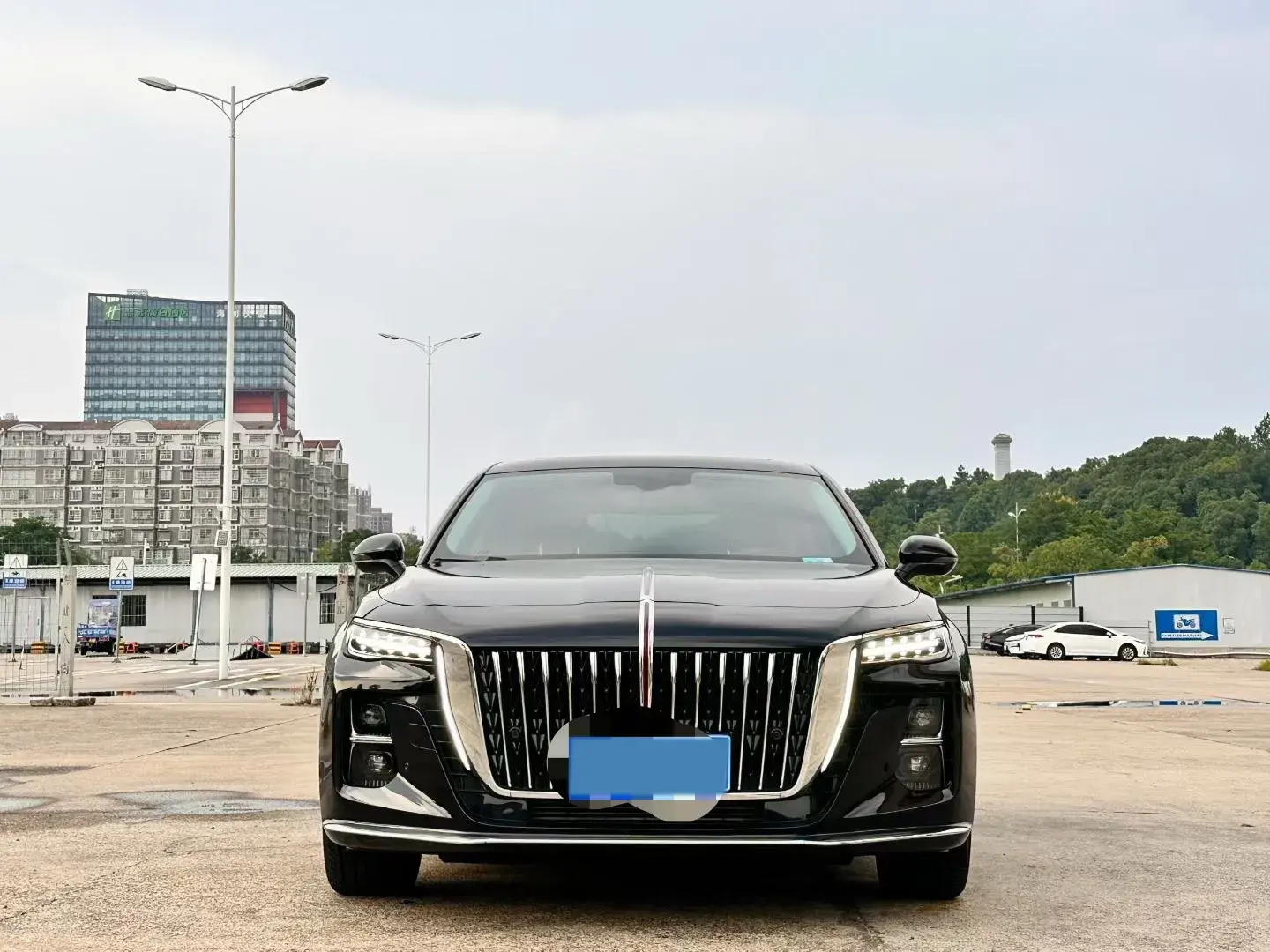 2024 HONGQI H5 thumbnail 2