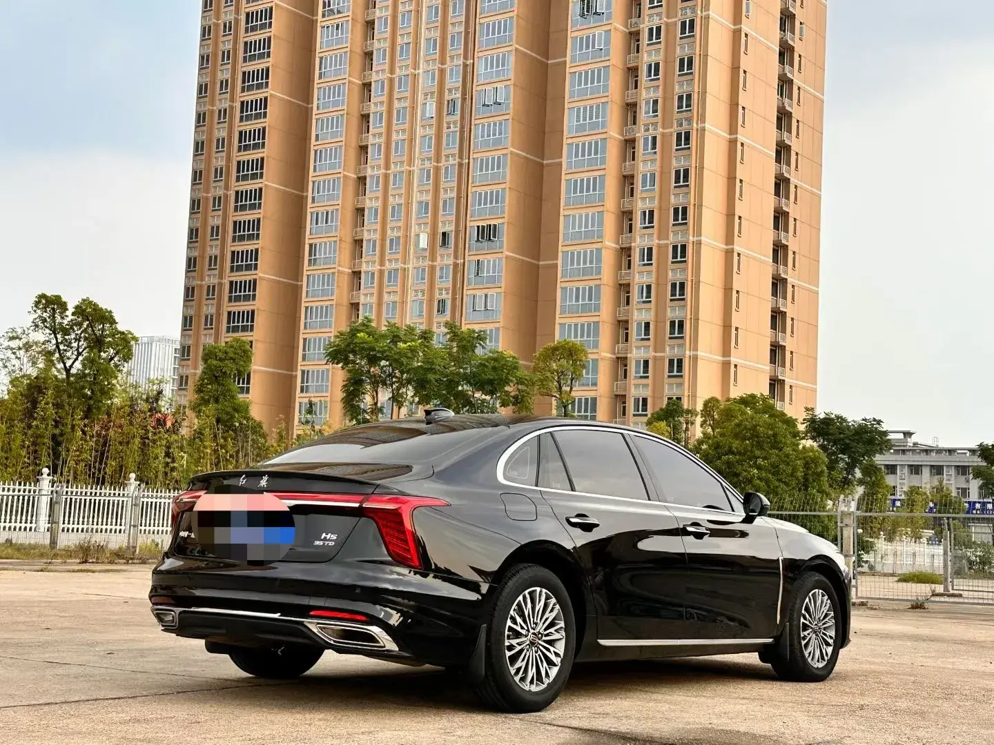 2024 HONGQI H5 thumbnail 4