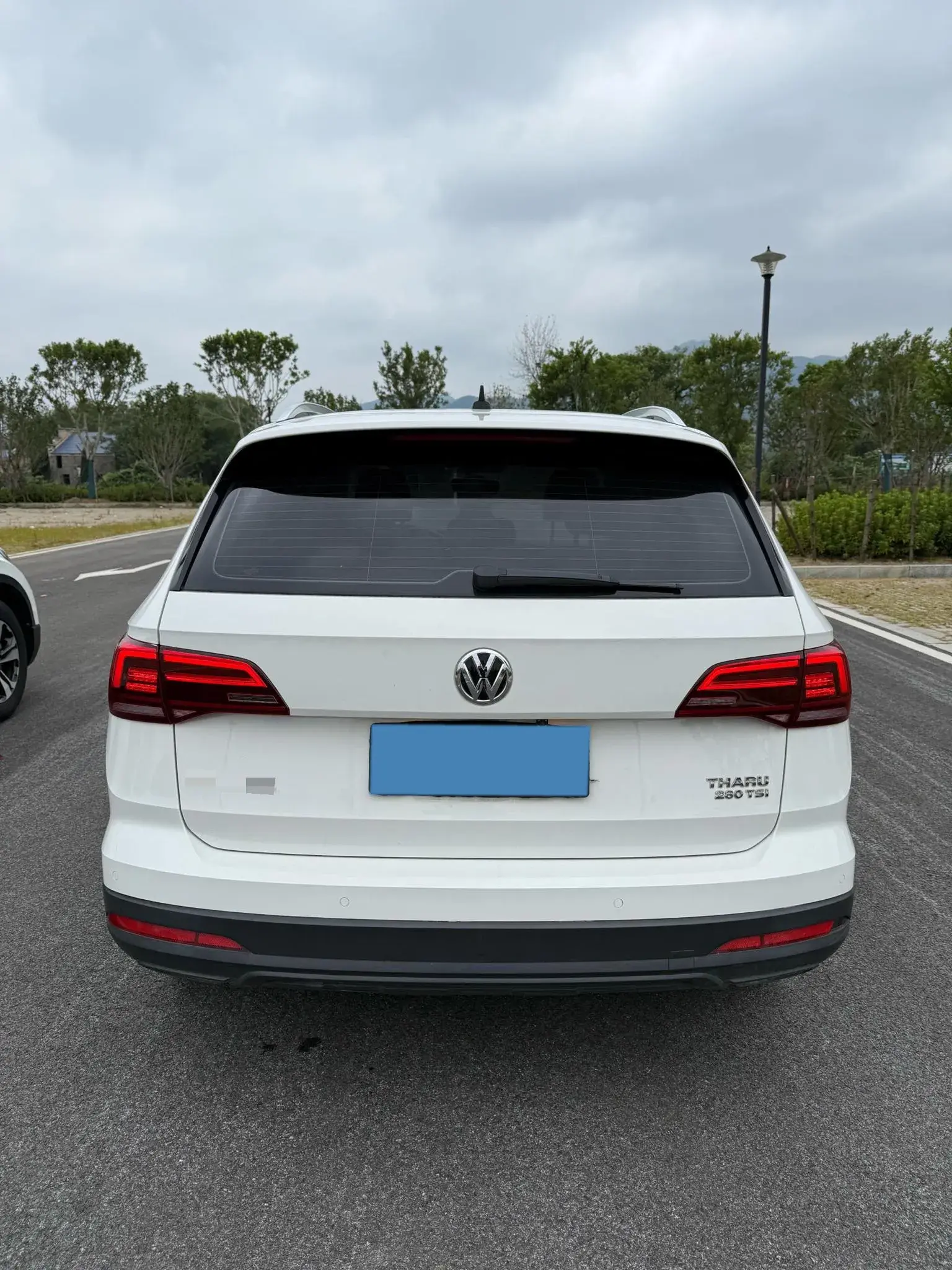 2020 VOLKSWAGEN THARU thumbnail 4