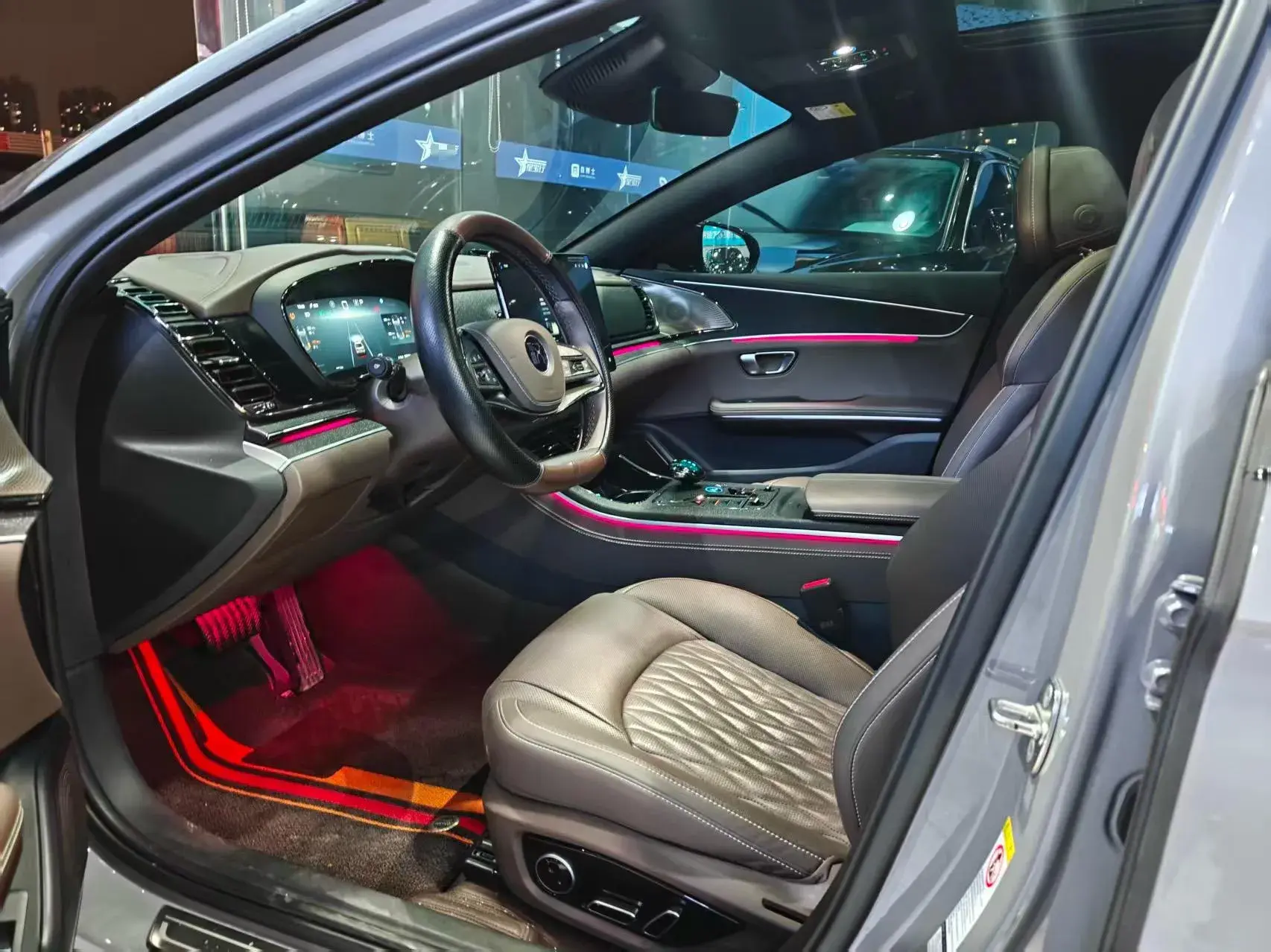 2025 BYD HAN thumbnail 2