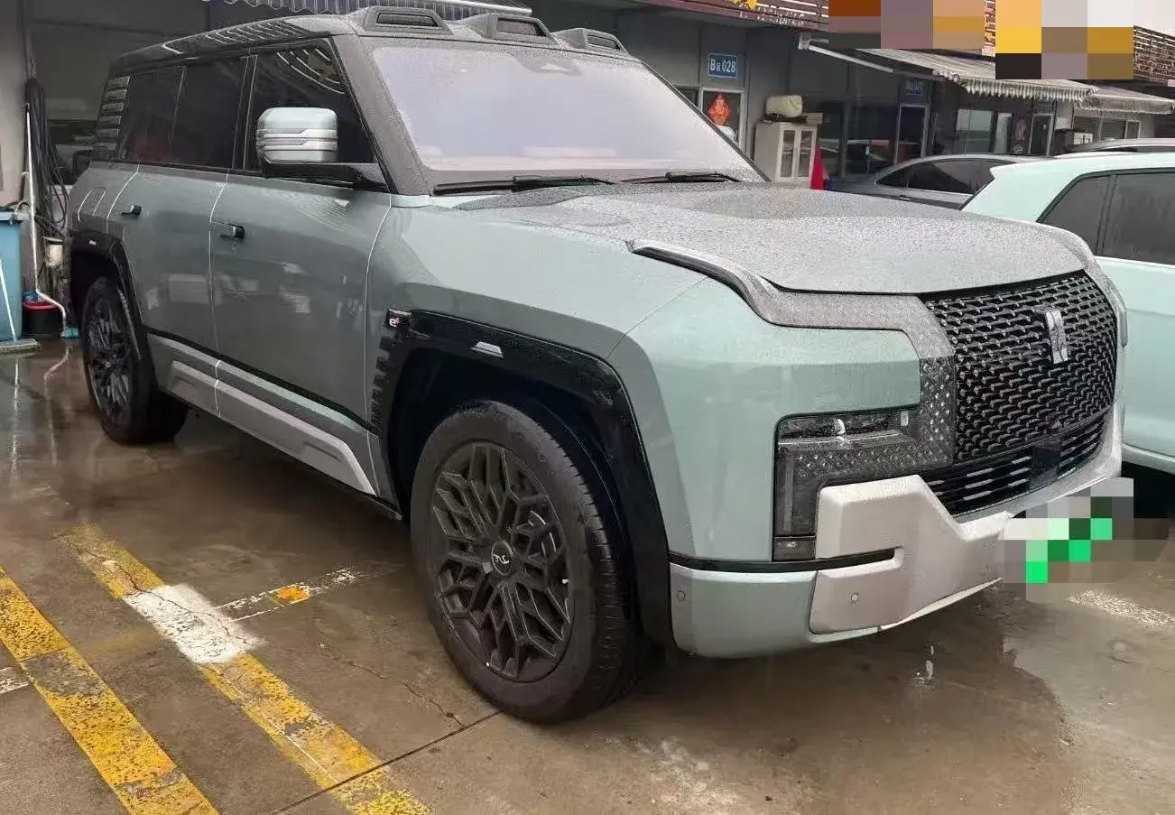 2023 YANGWANG U8 thumbnail 2