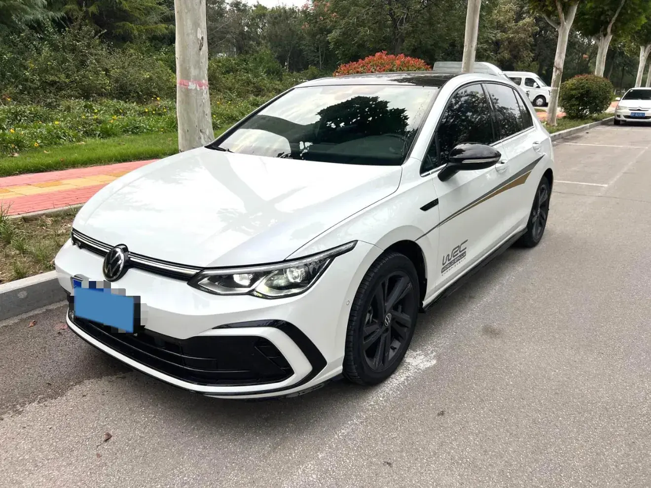 2021 VOLKSWAGEN GOLF view 1