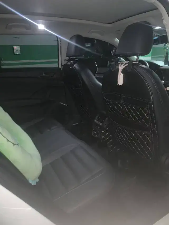 2021 VOLKSWAGEN THARU thumbnail 3