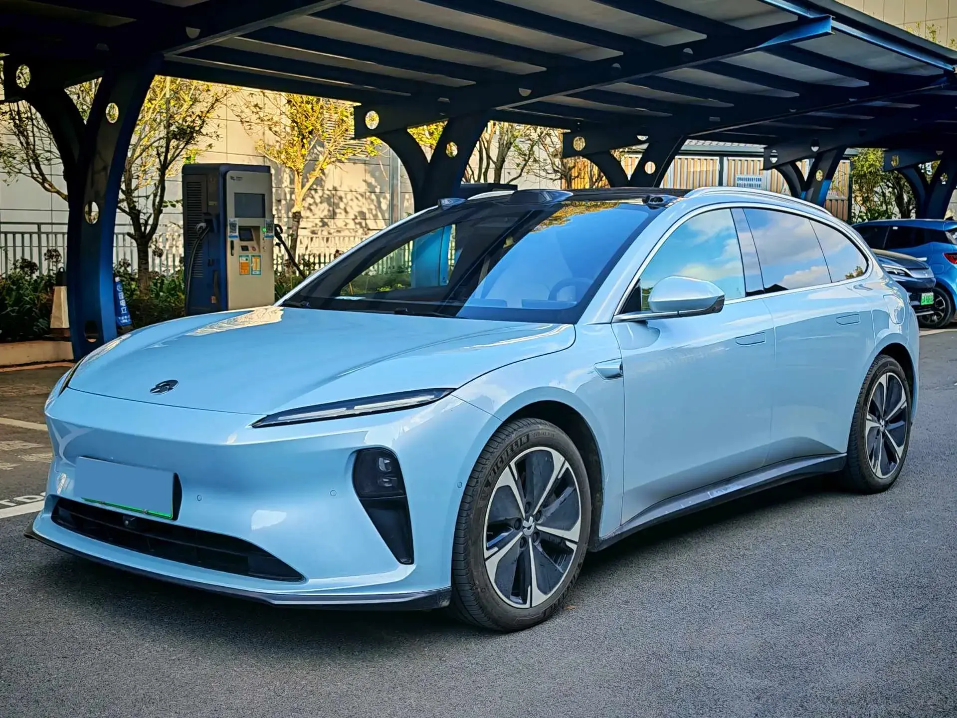 2024 NIO ET5T view 1