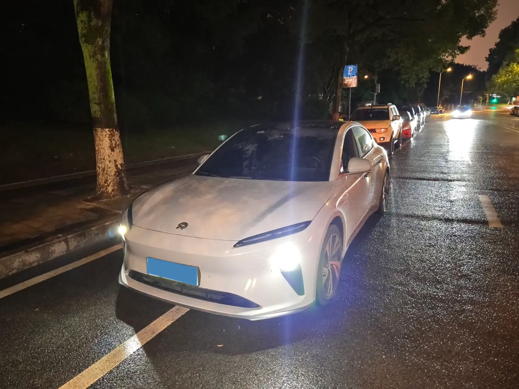 2022 NIO ET5 thumbnail 2