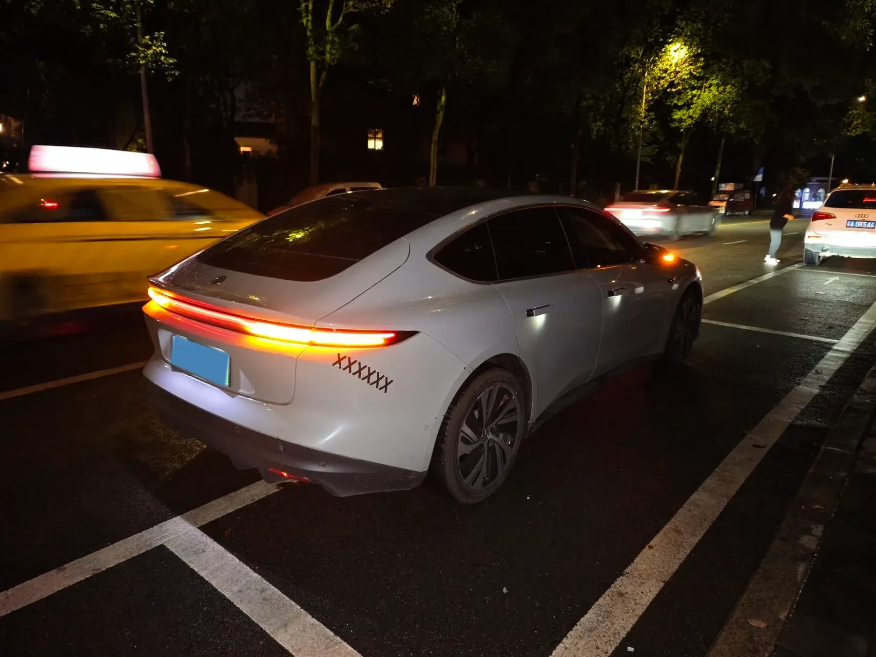 2022 NIO ET5 thumbnail 3