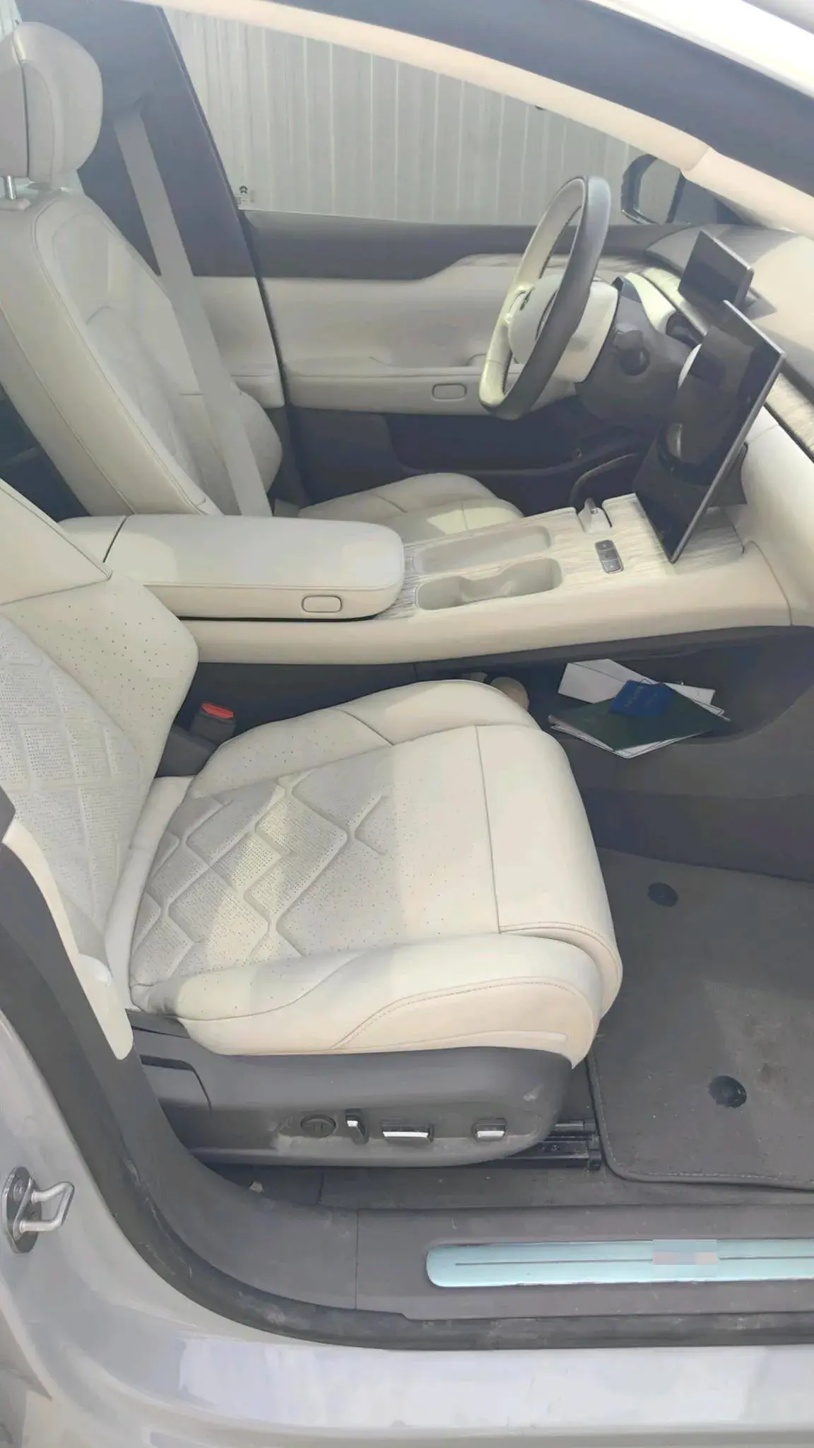 2021 VOLKSWAGEN ID.6 thumbnail 4