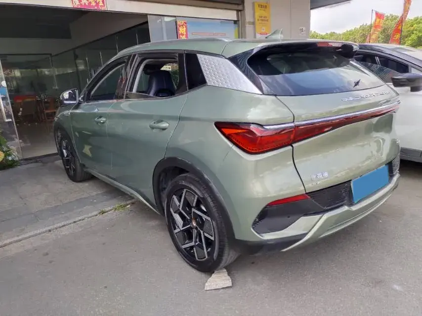 2023 BYD YUAN thumbnail 3