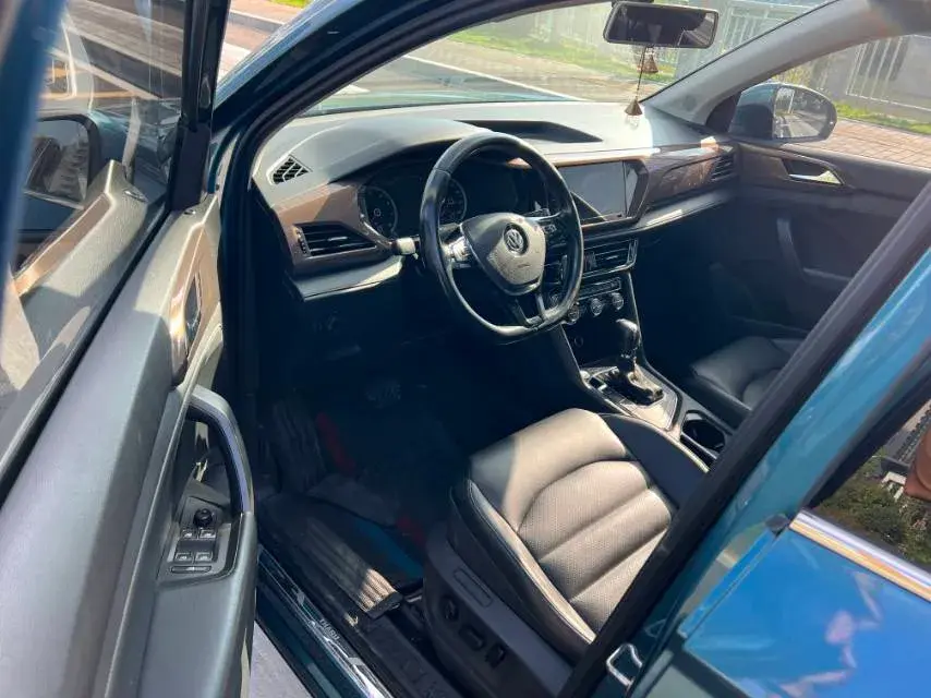 2021 VOLKSWAGEN THARU thumbnail 3