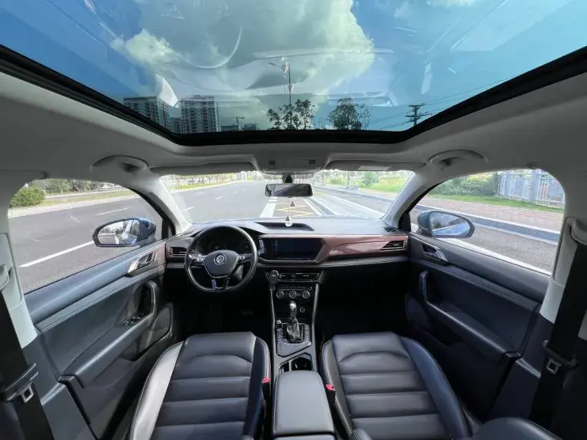 2021 VOLKSWAGEN THARU thumbnail 4