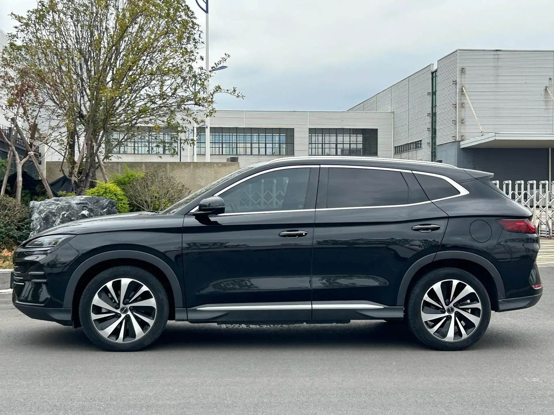 2023 BYD SONG thumbnail 2