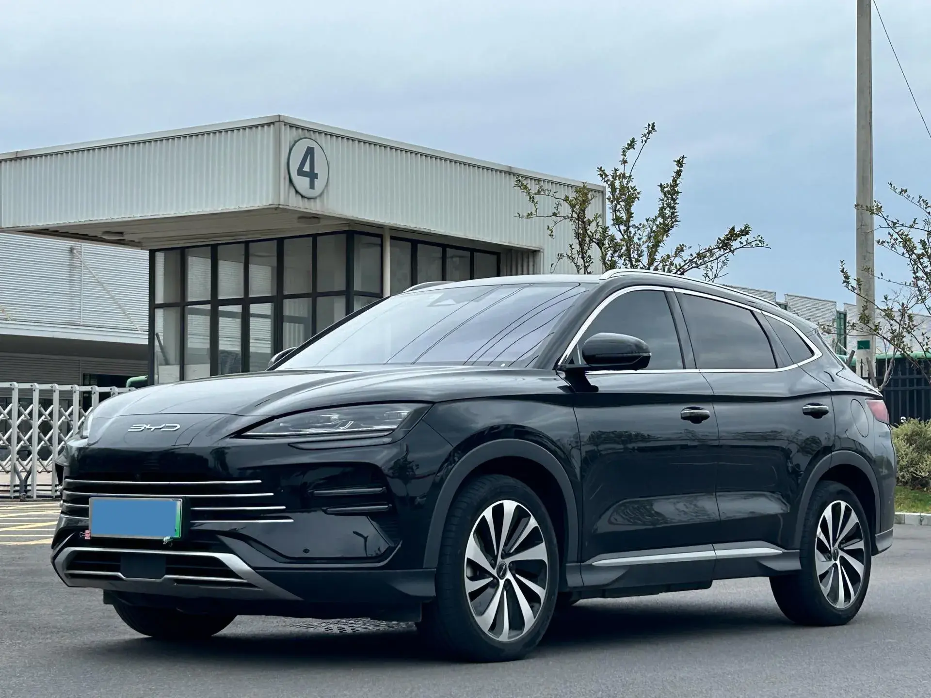 2023 BYD SONG view 1