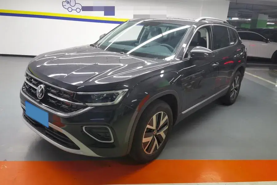 2025 VOLKSWAGEN TAYRON view 1