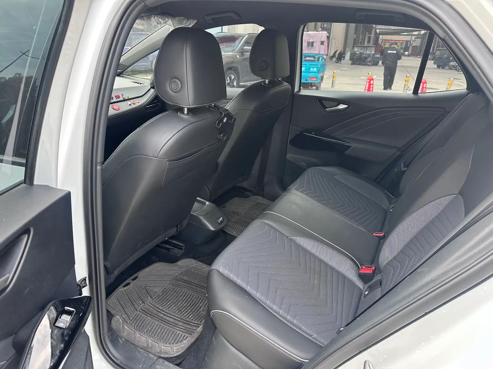 2023 VOLKSWAGEN ID.3 thumbnail 3