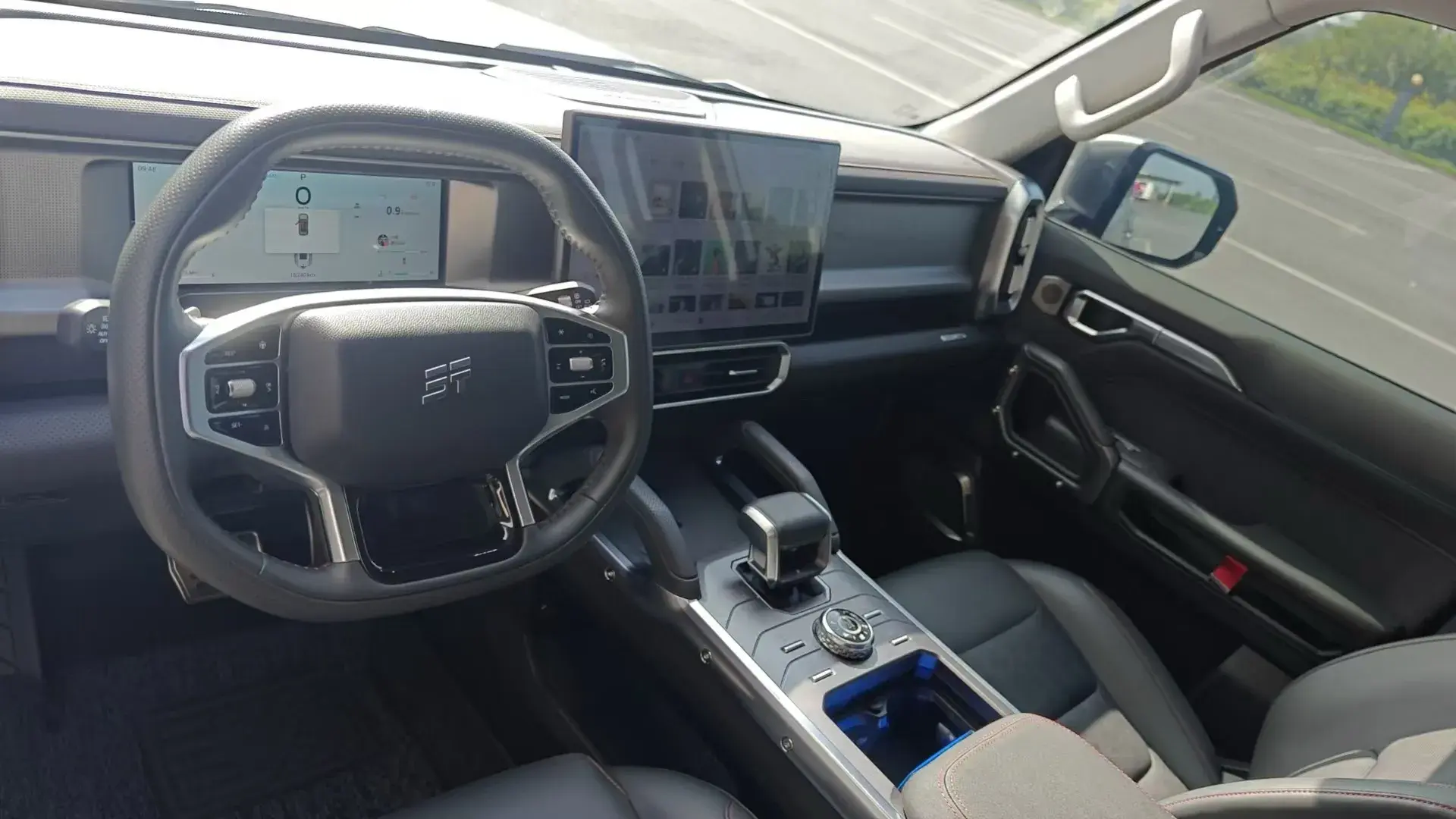 2023 JETOUR TRAVELLER thumbnail 4