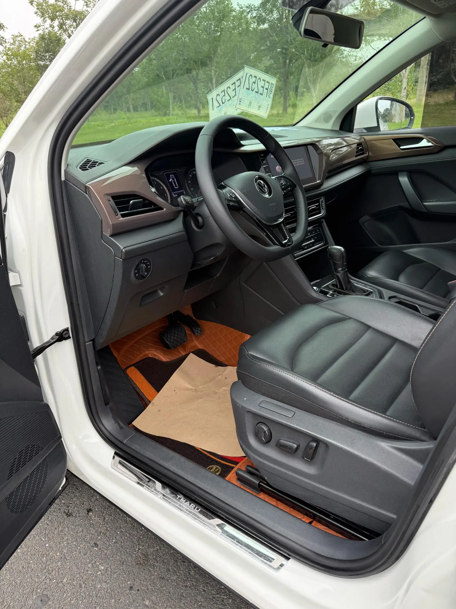 2021 VOLKSWAGEN THARU thumbnail 4