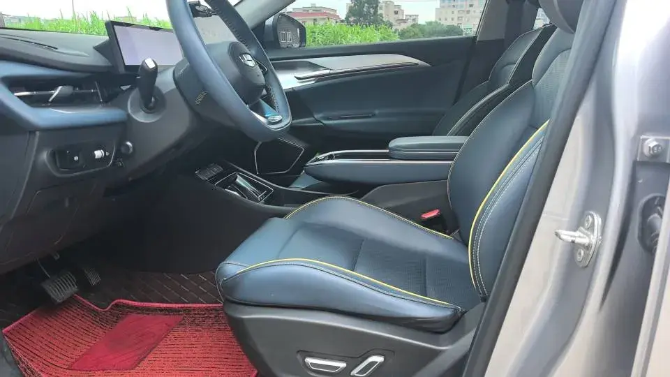 2024 GEOMETRY G6 thumbnail 4