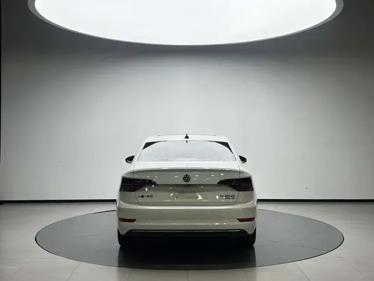 2021 VOLKSWAGEN SAGITAR thumbnail 4