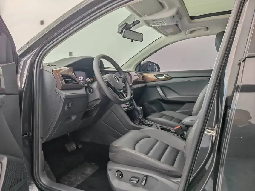 2022 VOLKSWAGEN THARU thumbnail 4