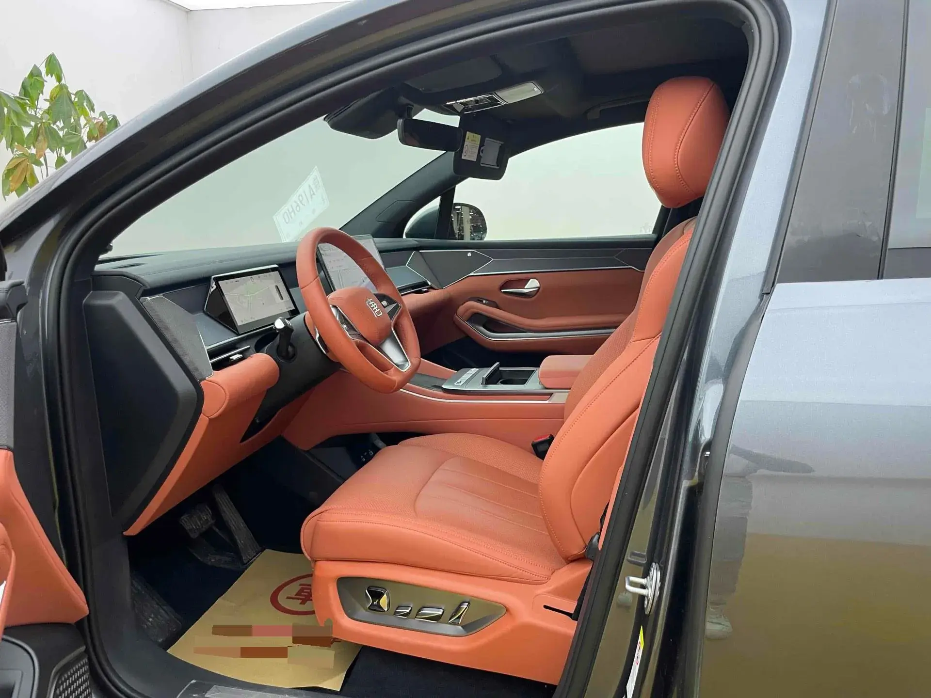 2025 BYD TANGL thumbnail 4