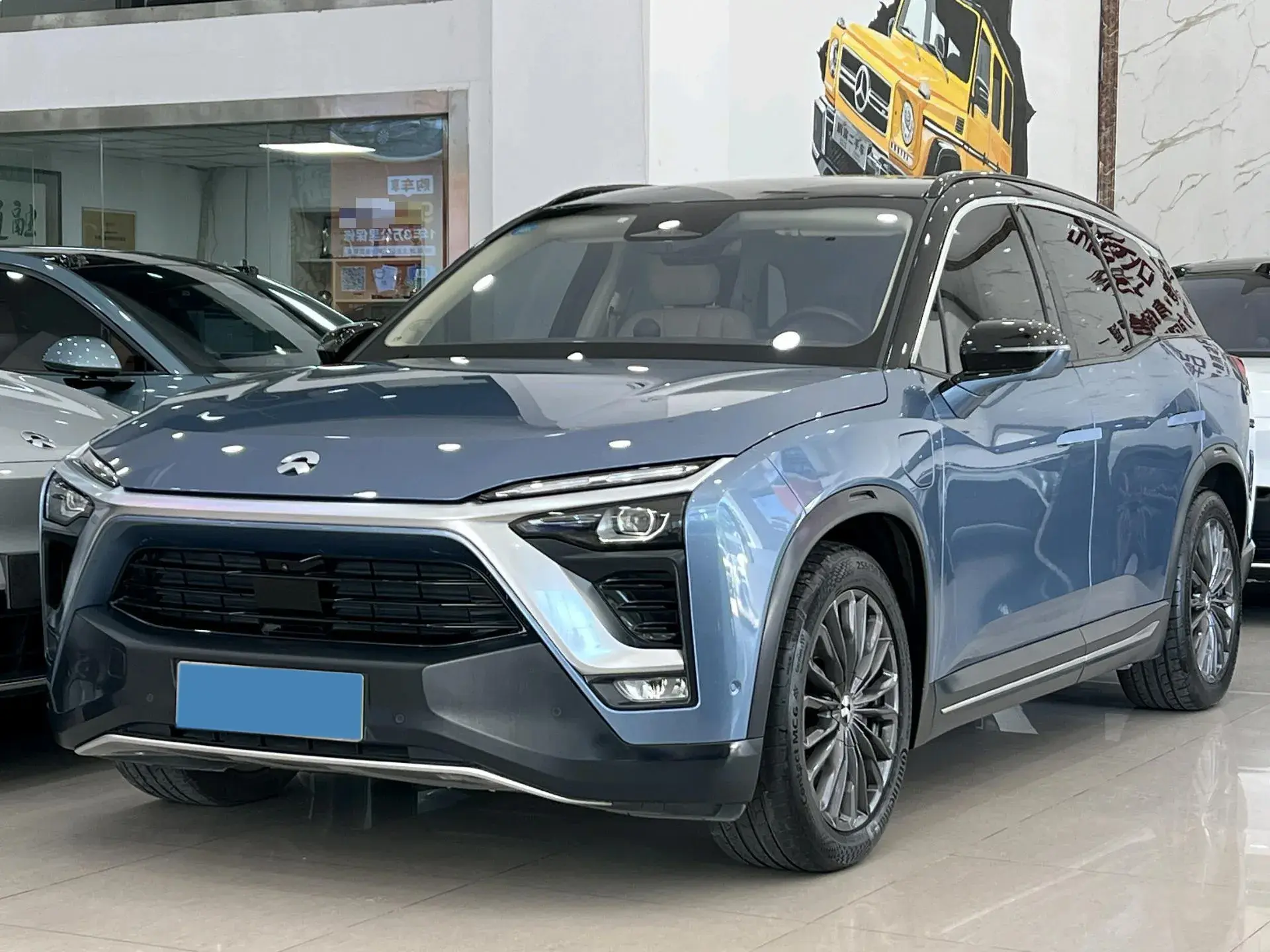 2018 NIO ES8 view 1