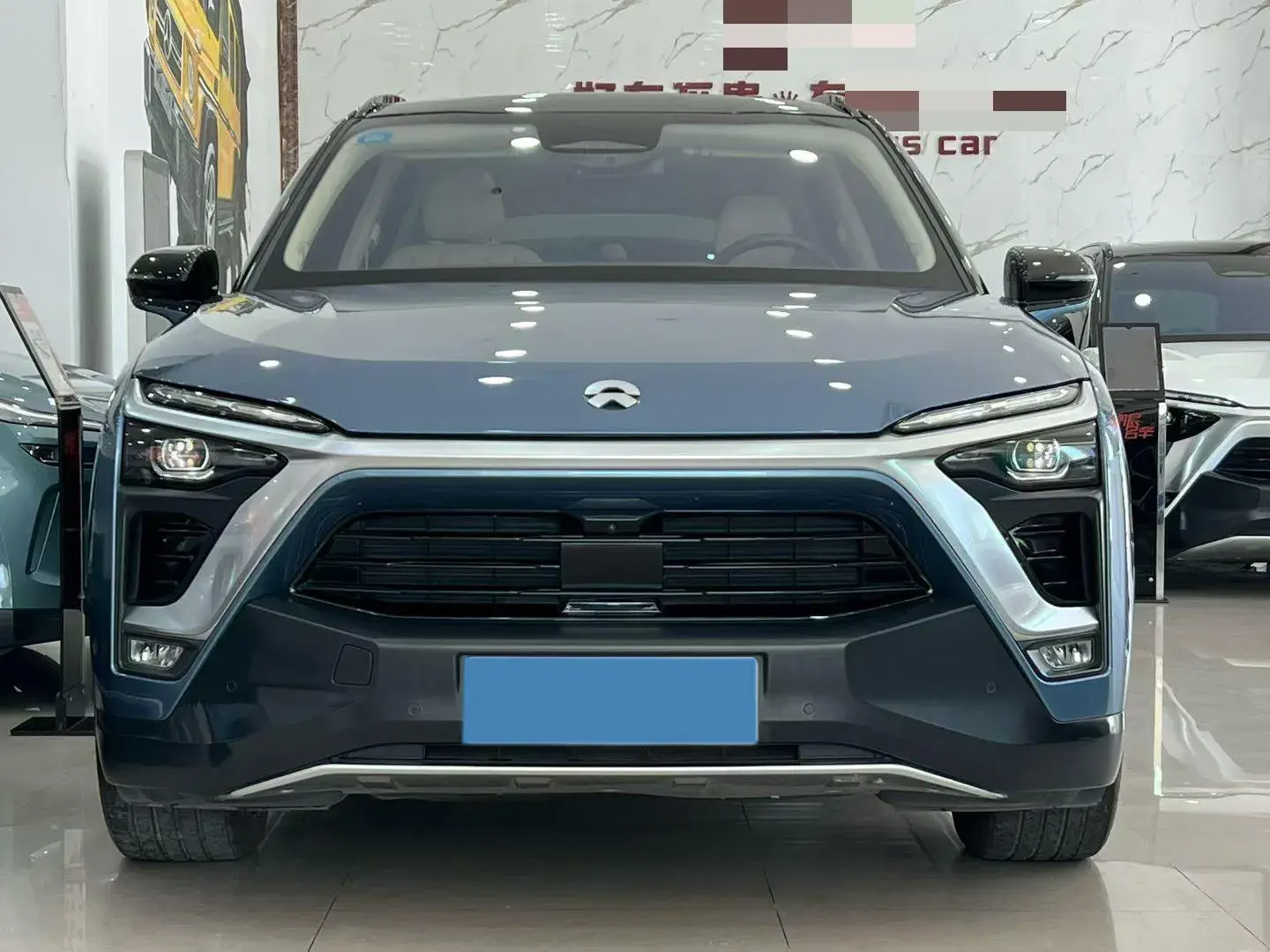 2018 NIO ES8 thumbnail 2