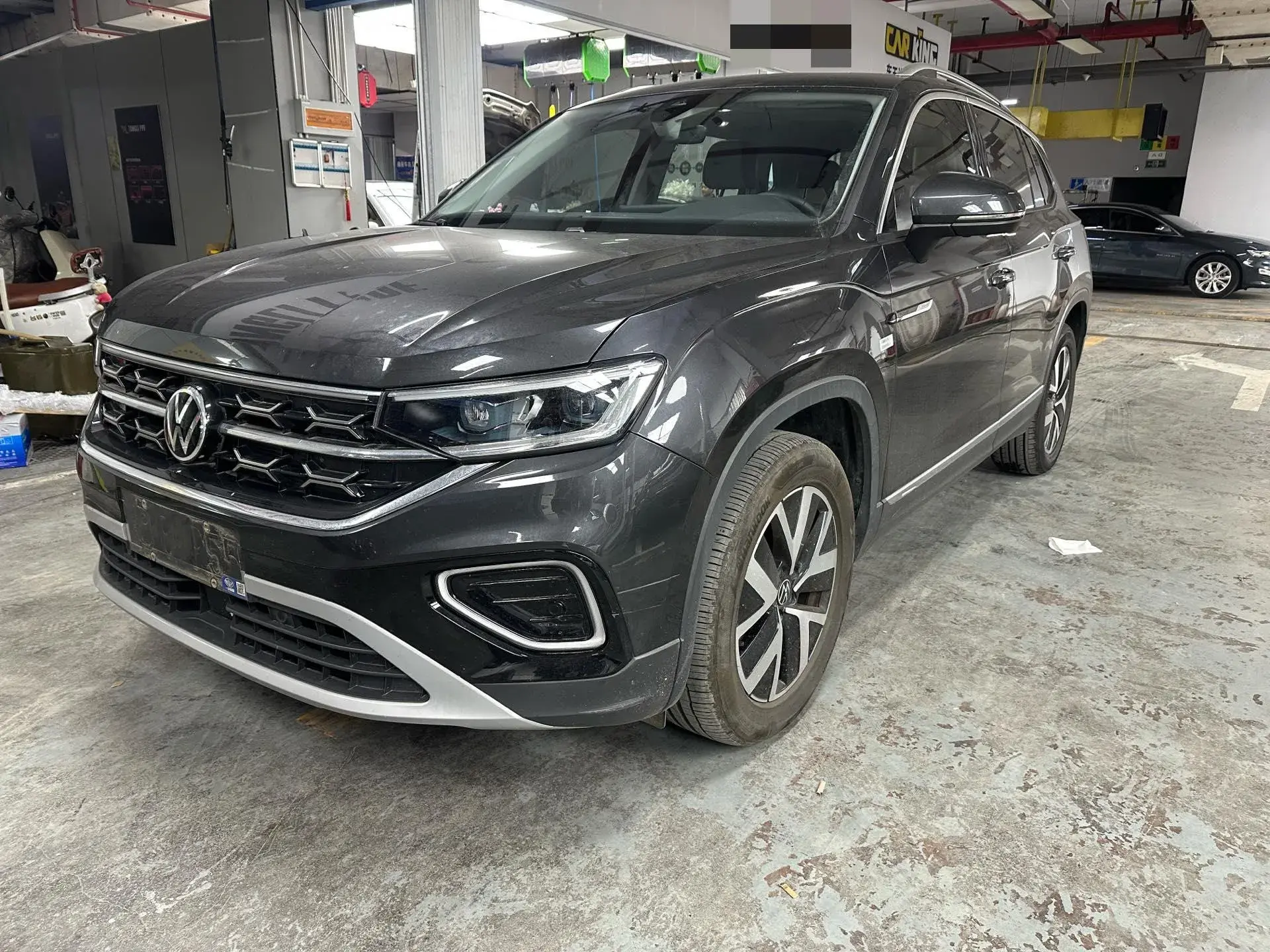 2024 VOLKSWAGEN TAYRON view 1