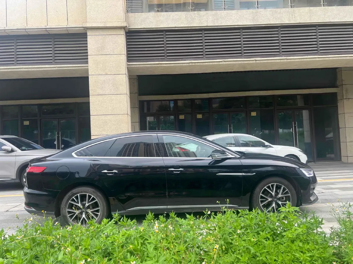 2021 BYD e9 BEV 64.8KWH,autocango,china used car exporter,china ev exporter,chinese used car exporter,chinese used ev exporter