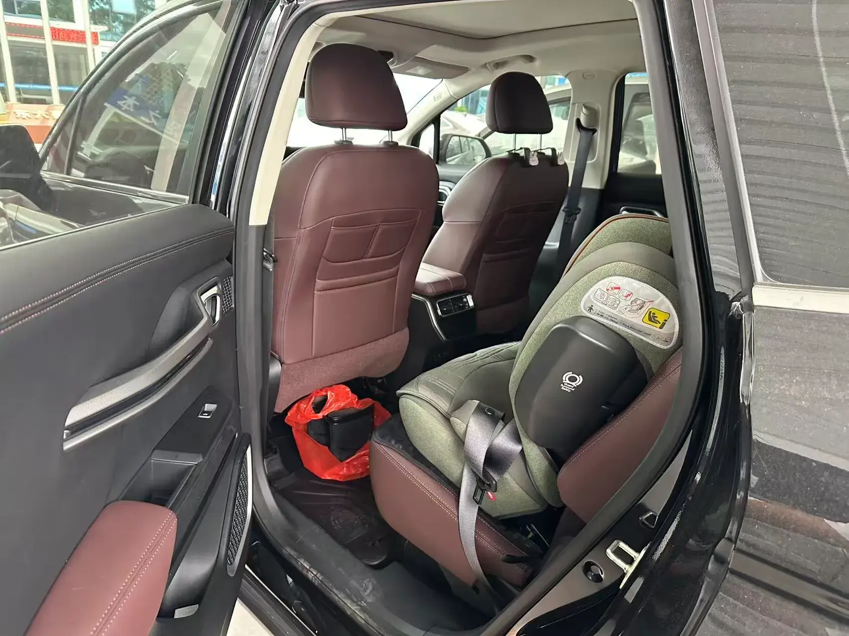 2022 GEELY OKAVANGO thumbnail 2