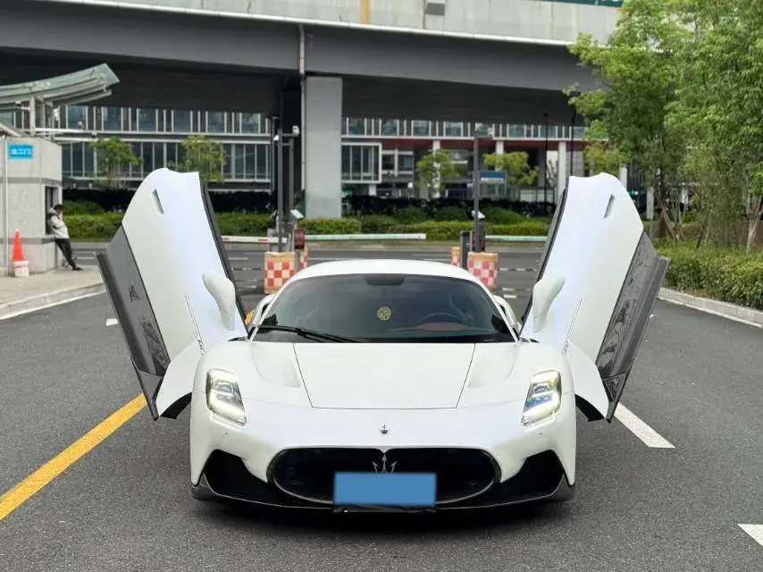 2020 MASERATI MC20 thumbnail 2