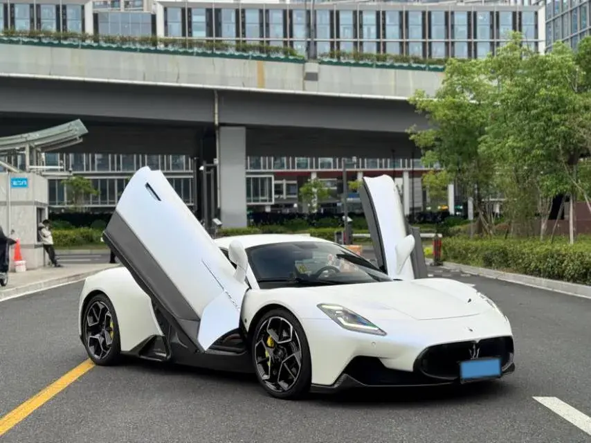 2020 MASERATI MC20 thumbnail 3