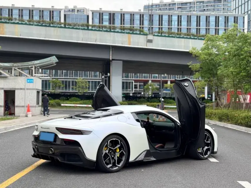 2020 MASERATI MC20 thumbnail 4