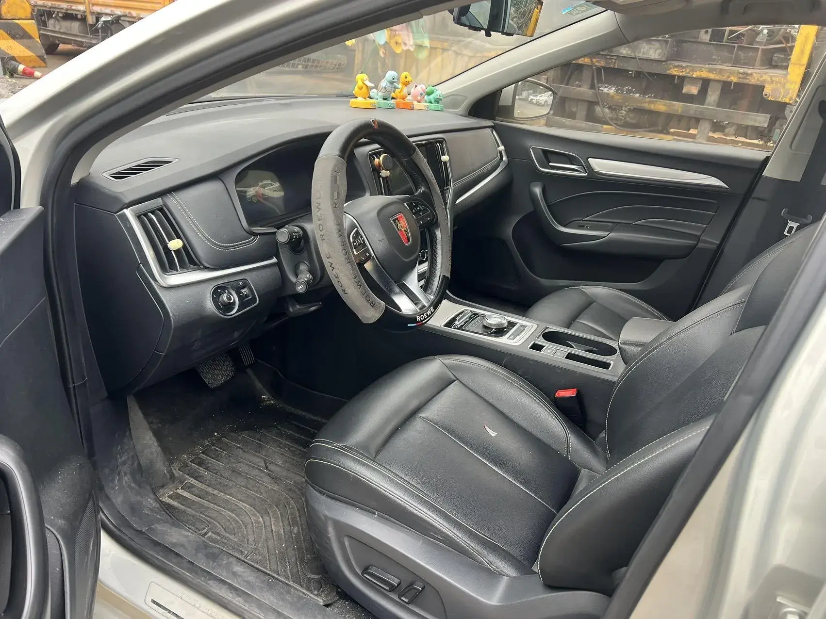 2017 ROEWE I6 thumbnail 4