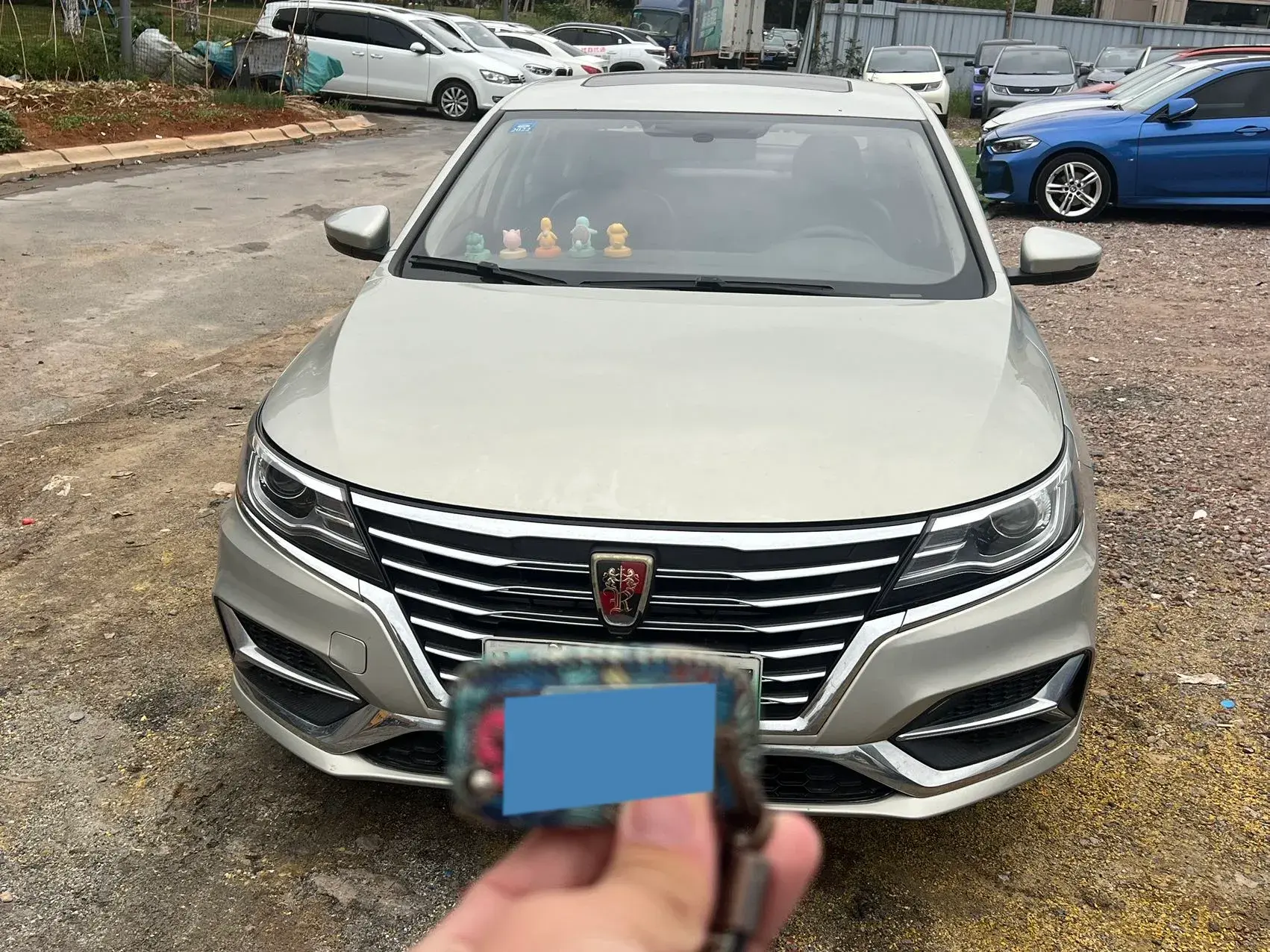 2017 ROEWE I6 thumbnail 2