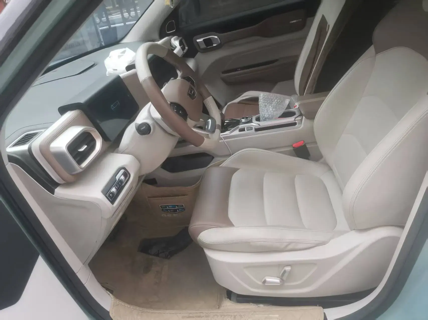 2022 GEELY ICON thumbnail 4