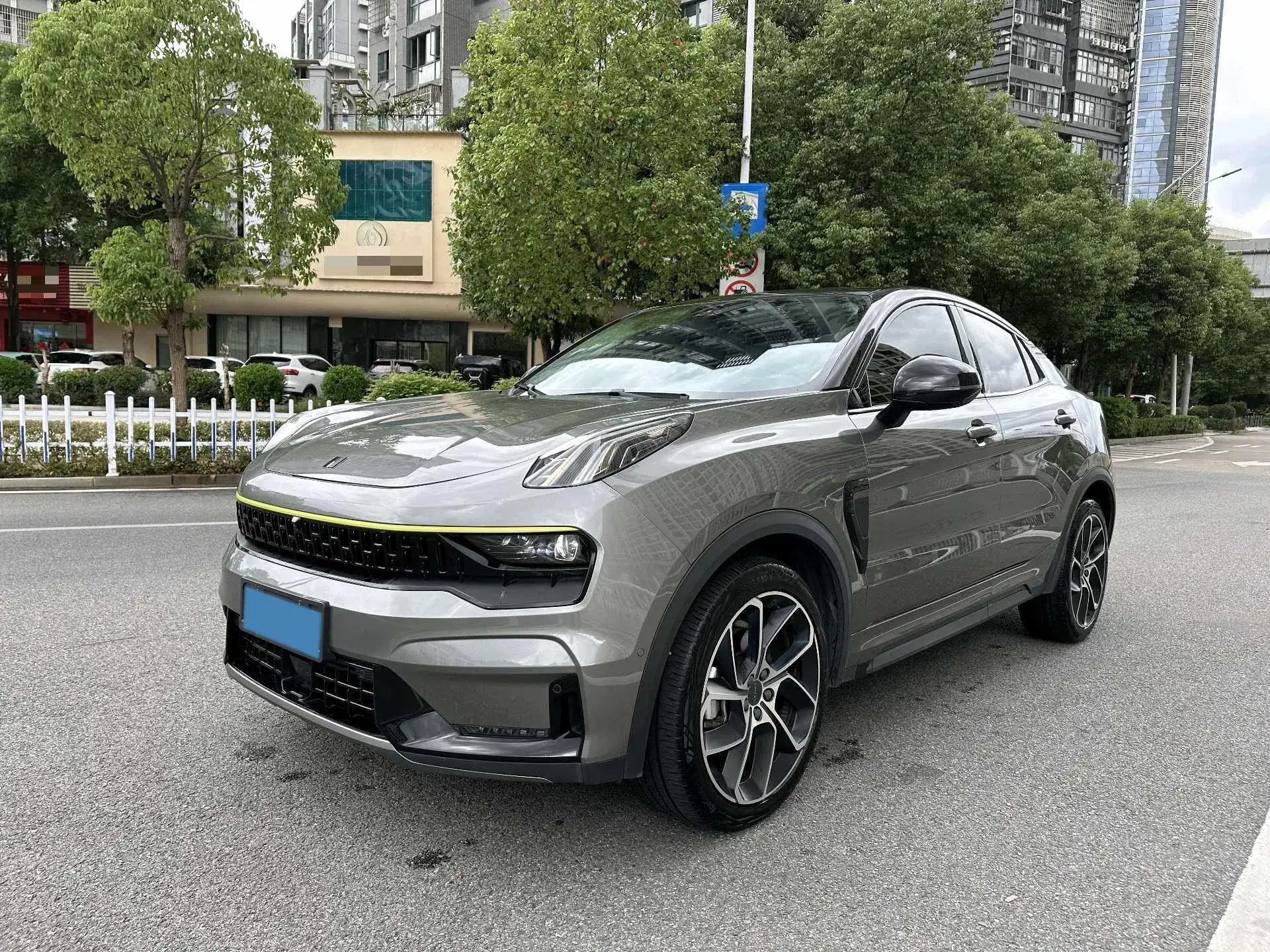 2020 LYNK&CO 05 view 1