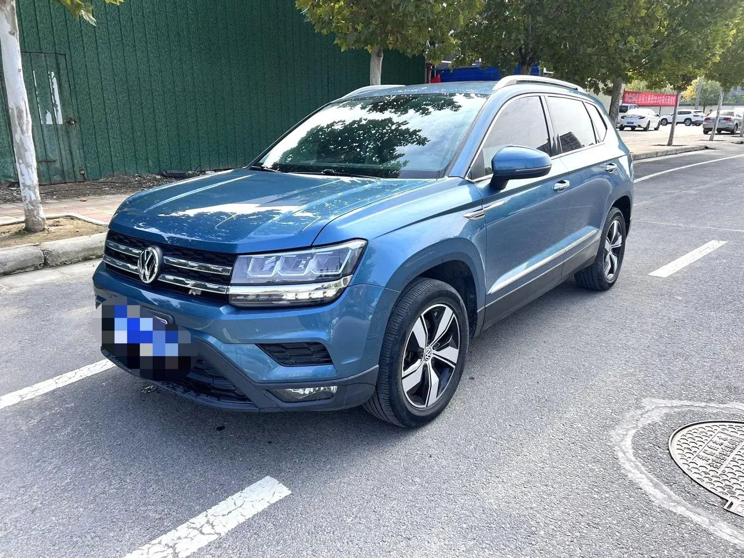 2021 VOLKSWAGEN THARU view 1