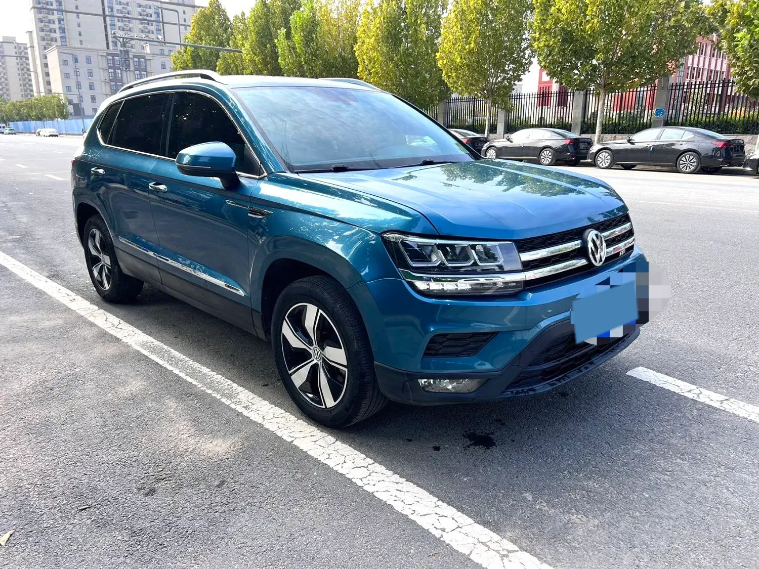 2021 VOLKSWAGEN THARU thumbnail 3